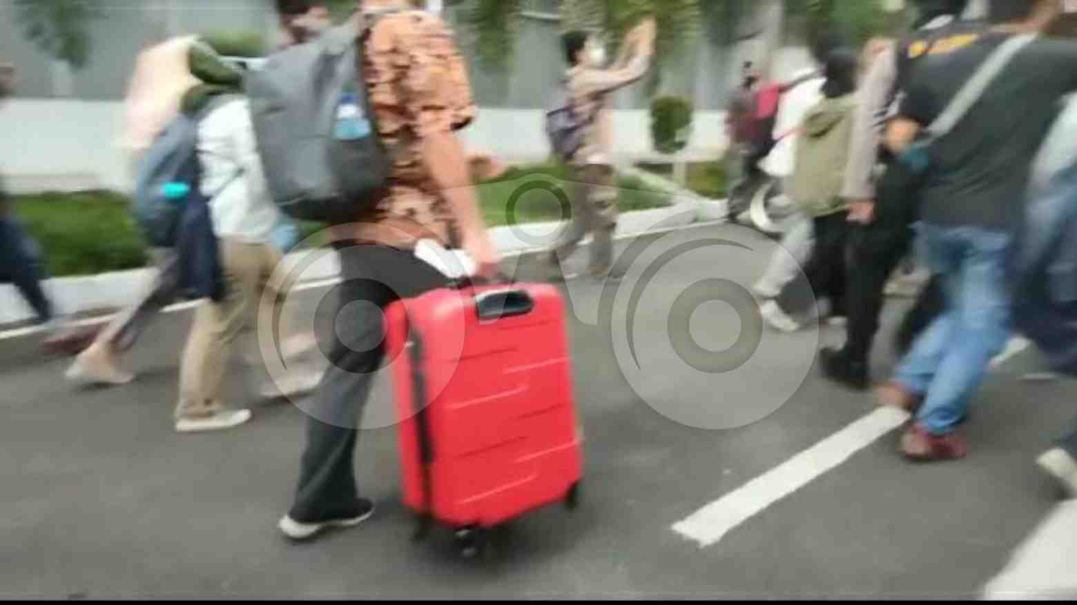 Usai Digeledah, KPK Boyong Tiga Koper dari Dinas PU Sulsel