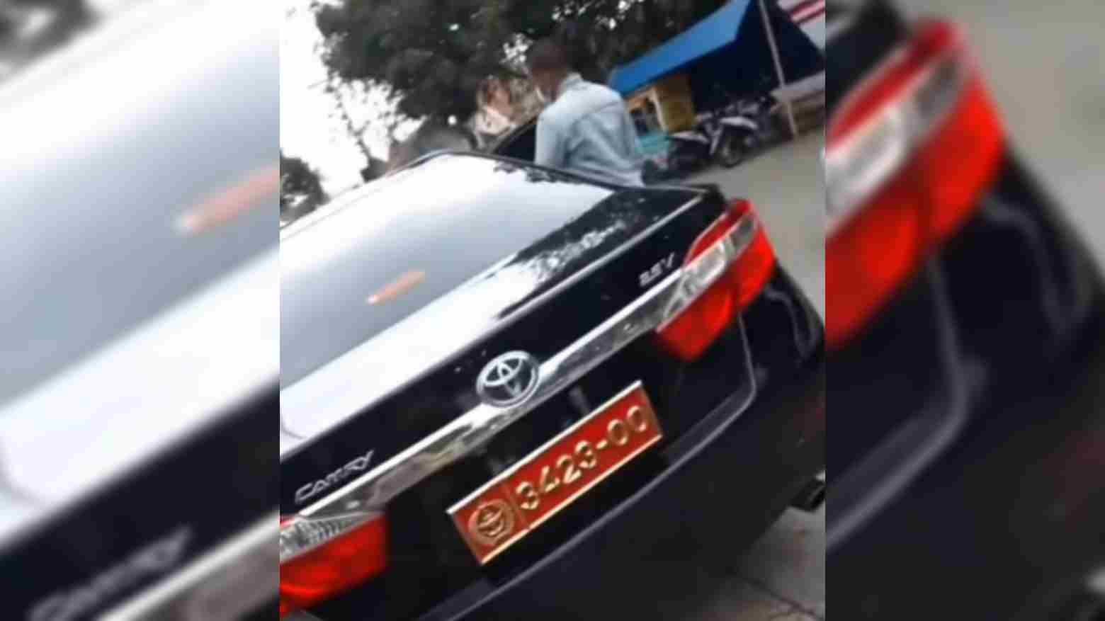 Wanita ini Pamer Pakai Mobil Dinas TNI, Netizen: Mobil Rakyat Itu