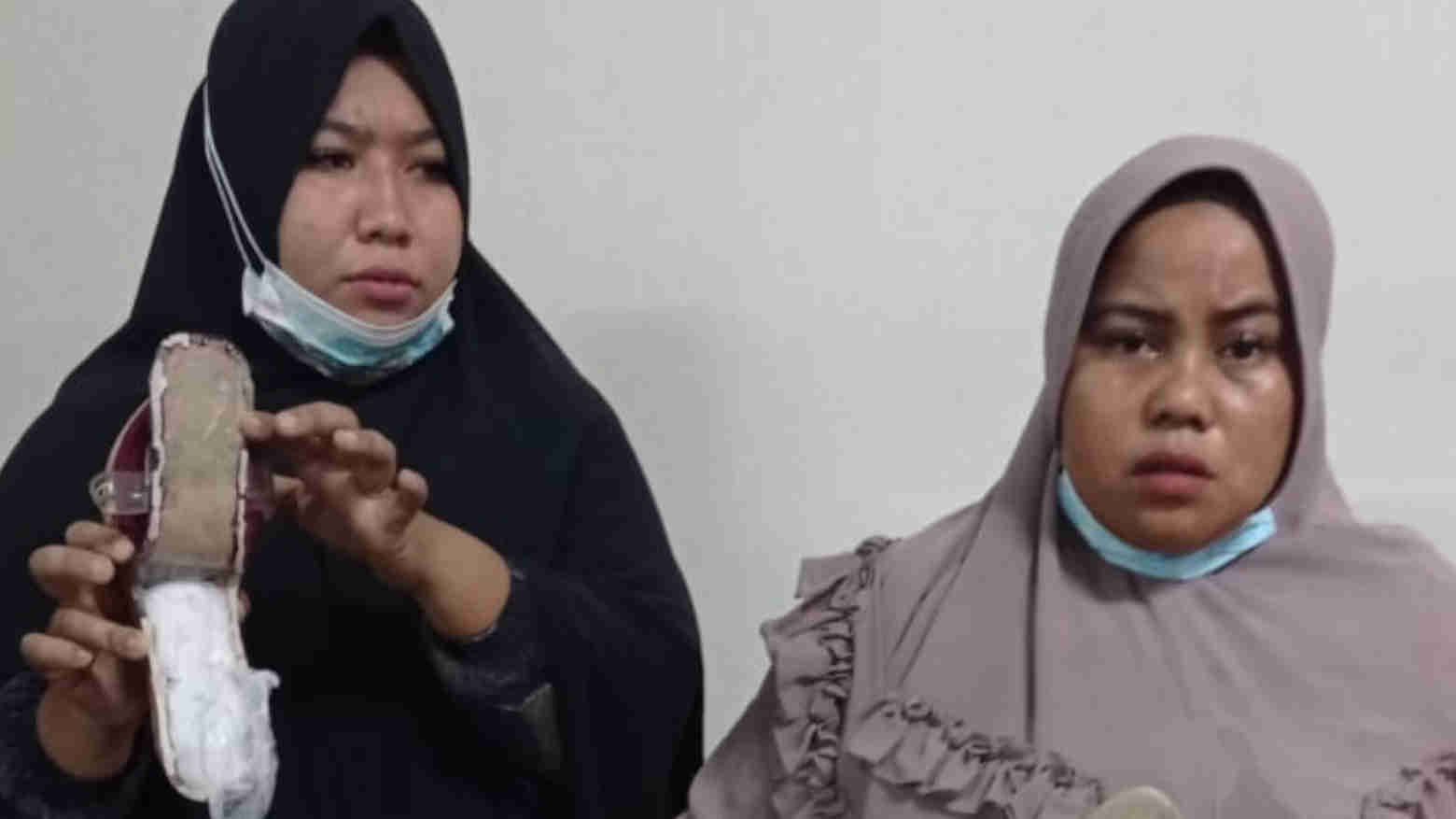 Dua Wanita Calon Penumpang Air Asia Tujuan Surabaya Sembunyikan Narkoba di Sandal