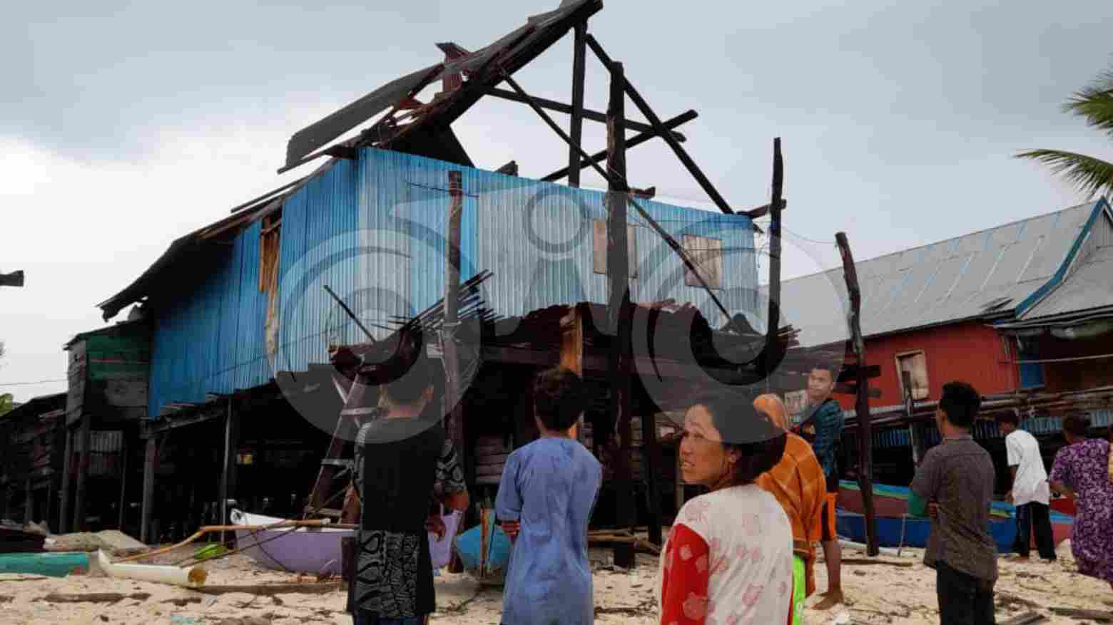 8 Rumah Warga Pulau Sagori Porak Poranda Diterjang Angin