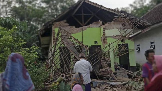Sejumlah Wilayah di Jatim Diguncang Gempa M6,1, BNPB: Lebih 300 Rumah Rusak