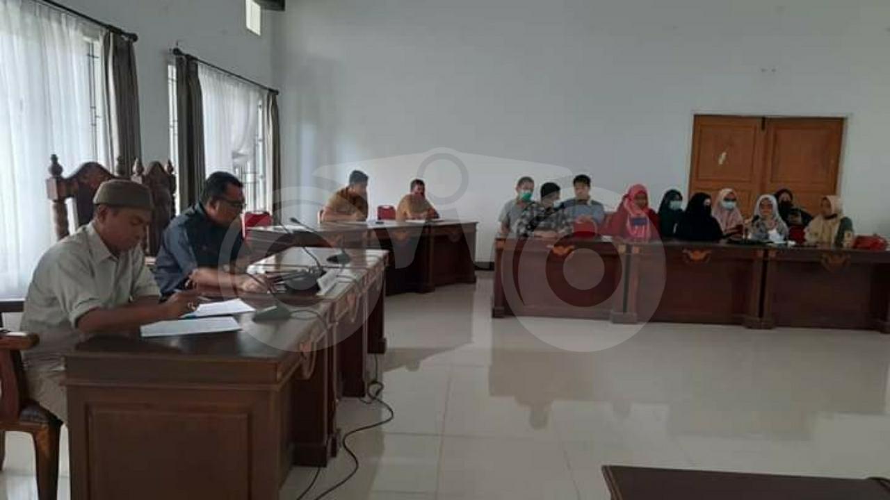 Belum Terima NIP, 19 CASN Mengadu di DPRD Muna