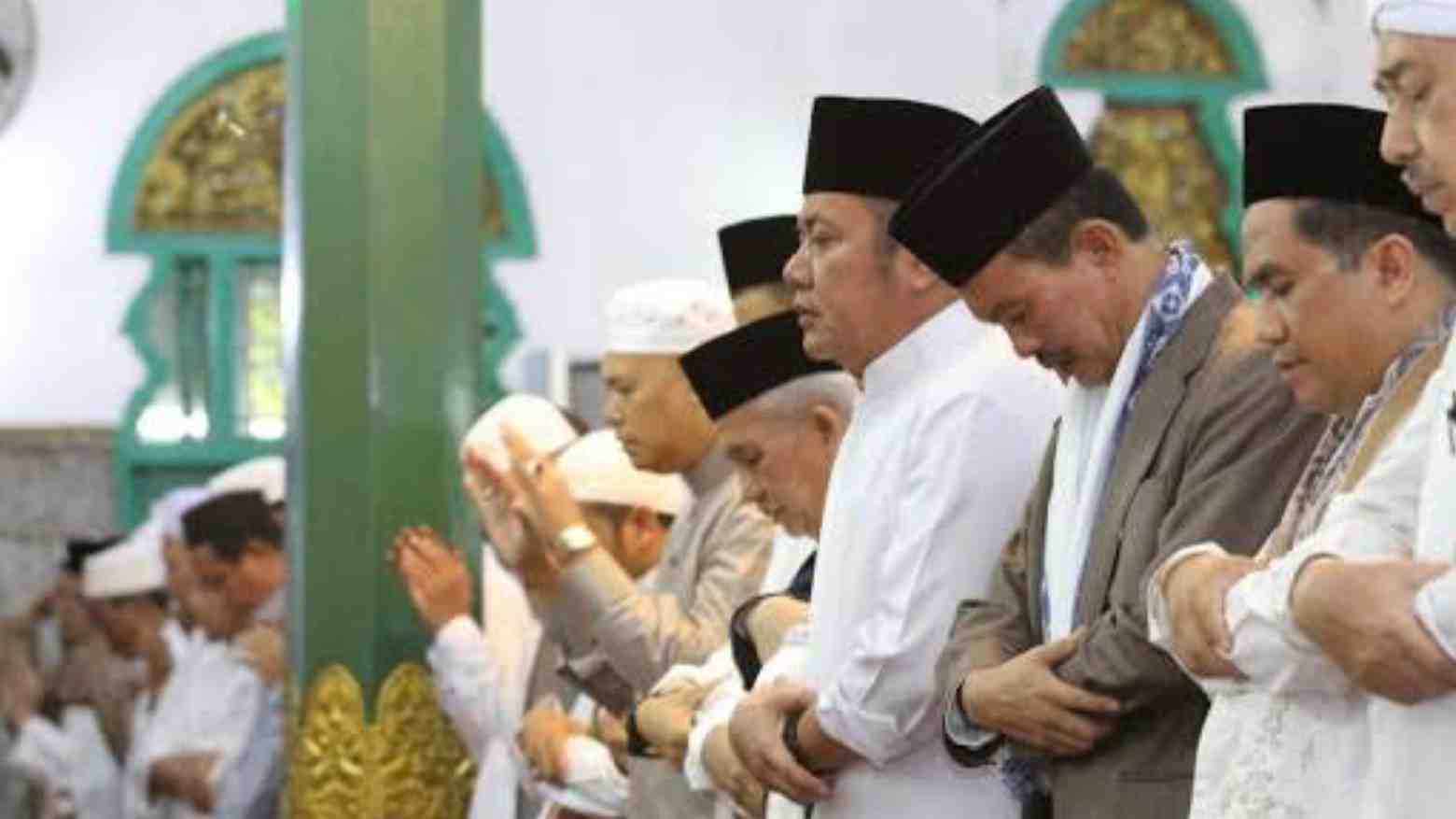 Bolehkah Membatalkan Salat Sunnah Saat Muadzin Iqomah?