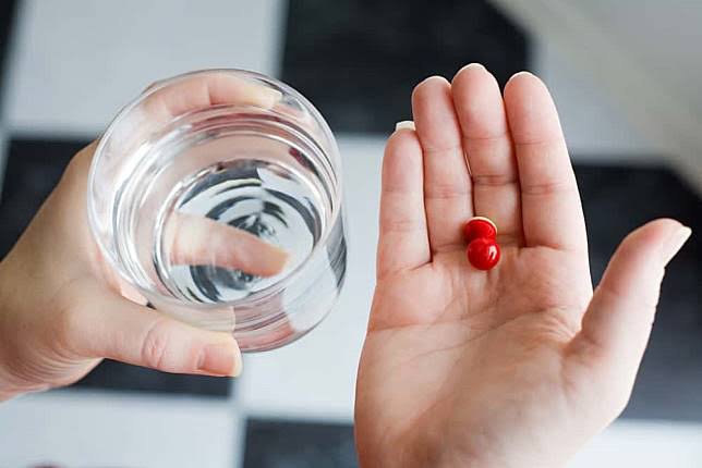 Bolehkah Wanita Minum Obat Penunda Haid untuk Puasa?