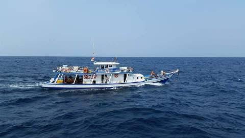 Cuaca Ekstrem, Kapal Pajala Menuju Kasipute Berlayar Hingga Malam