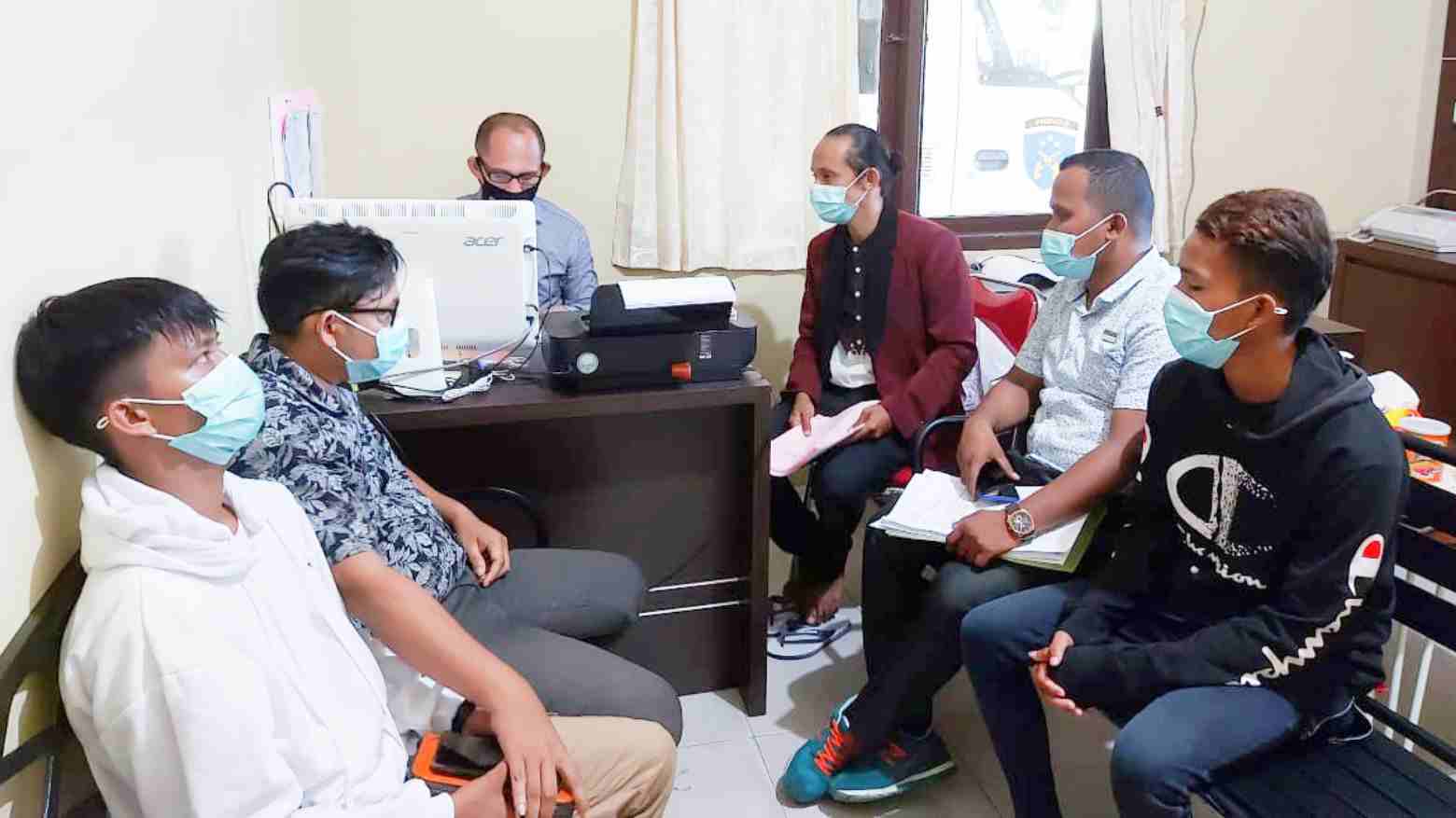 Dua Remaja di Buton Laporkan Oknum Polisi di Propam Polda Sultra