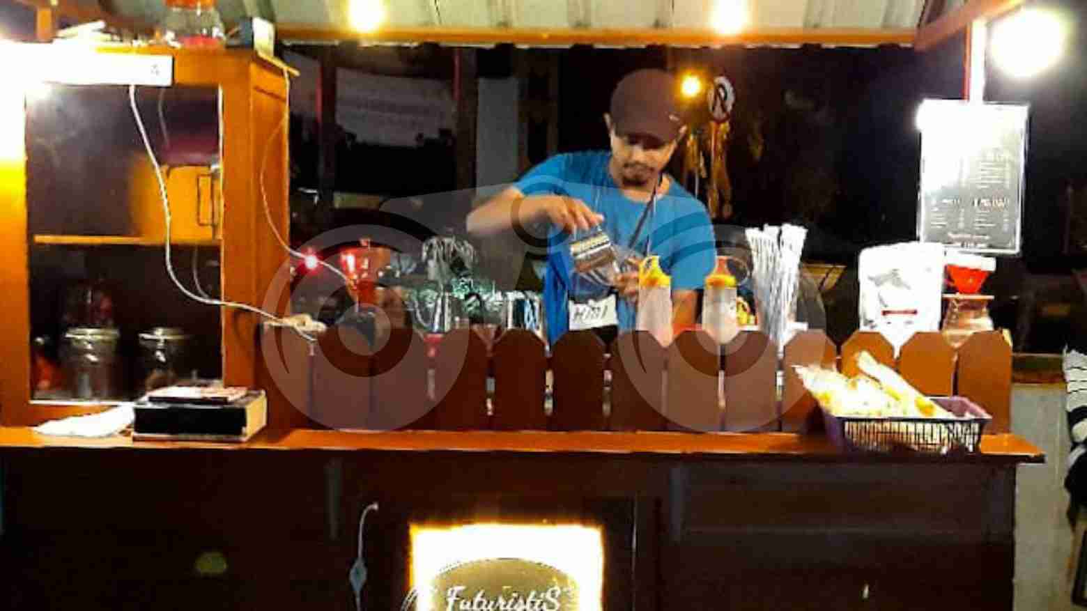 Kuliah Sambil Bekerja, Mahasiswa Ini Manfaatkan Kekuatan Pertemanan