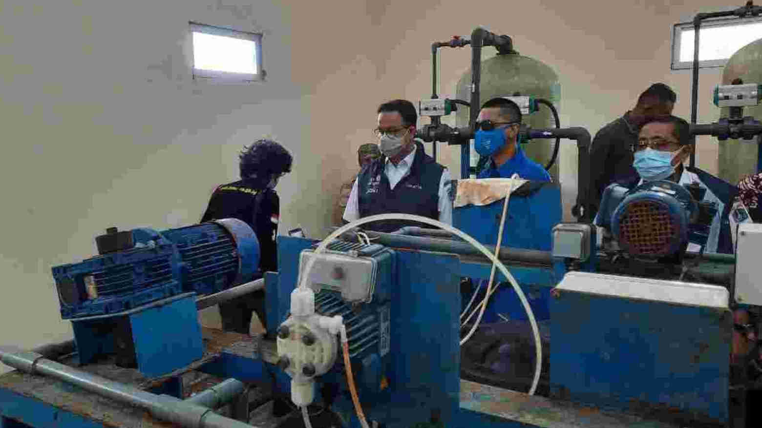 Kunjungi Pulau Kelapa Dua, Anies Pastikan Kualitas Air Warga Kepulauan