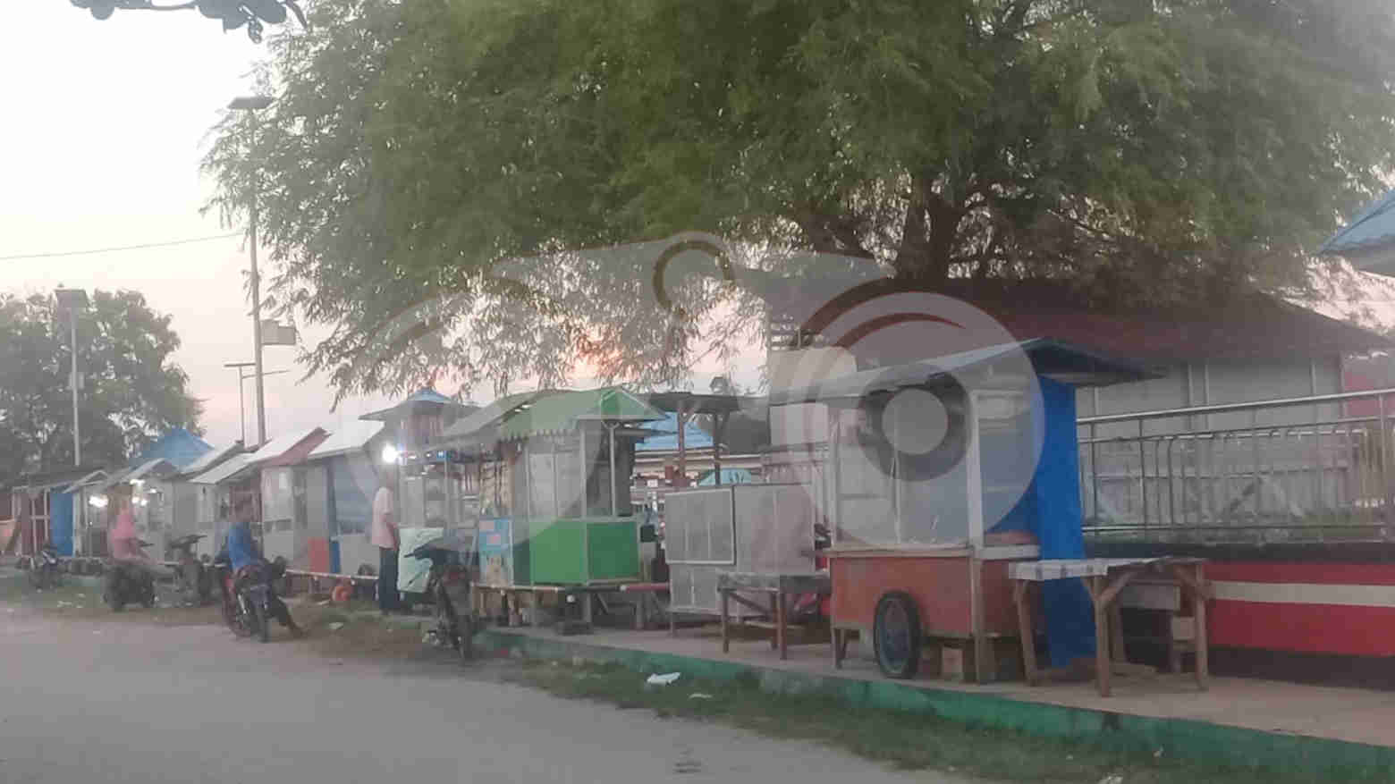 Penjual Takjil di Buteng Sepi Pembeli