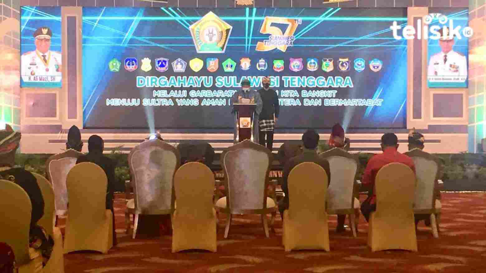 Peringati HUT ke-57 Sultra, Gubernur dan Pimpinan OPD Kenakan Pakaian Adat