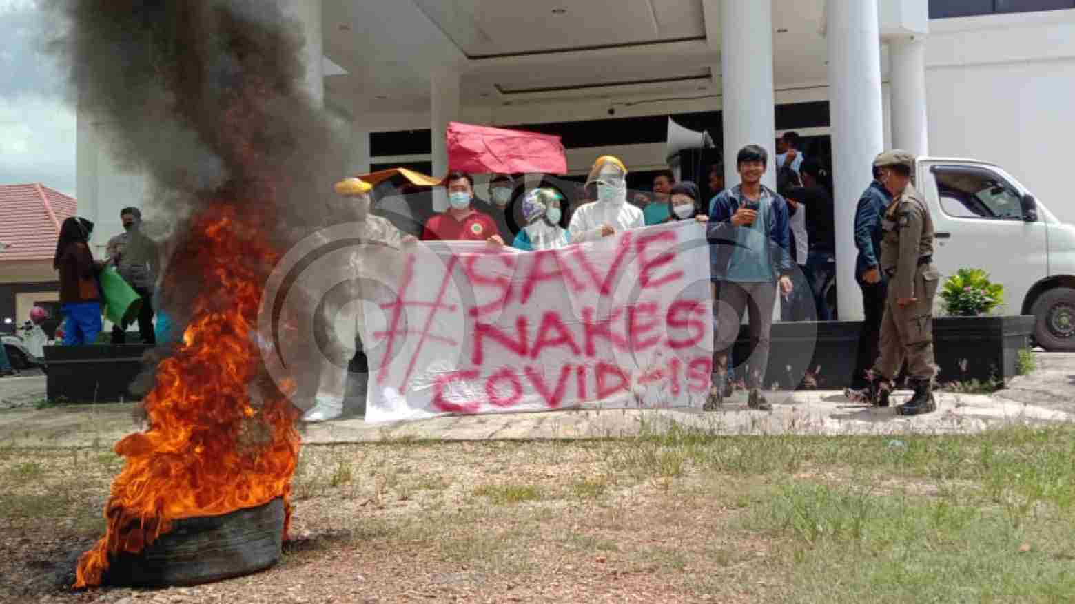 Tak Ditemui Anggota Dewan, Puluhan Nakes yang Perjuangkan Haknya Kecewa