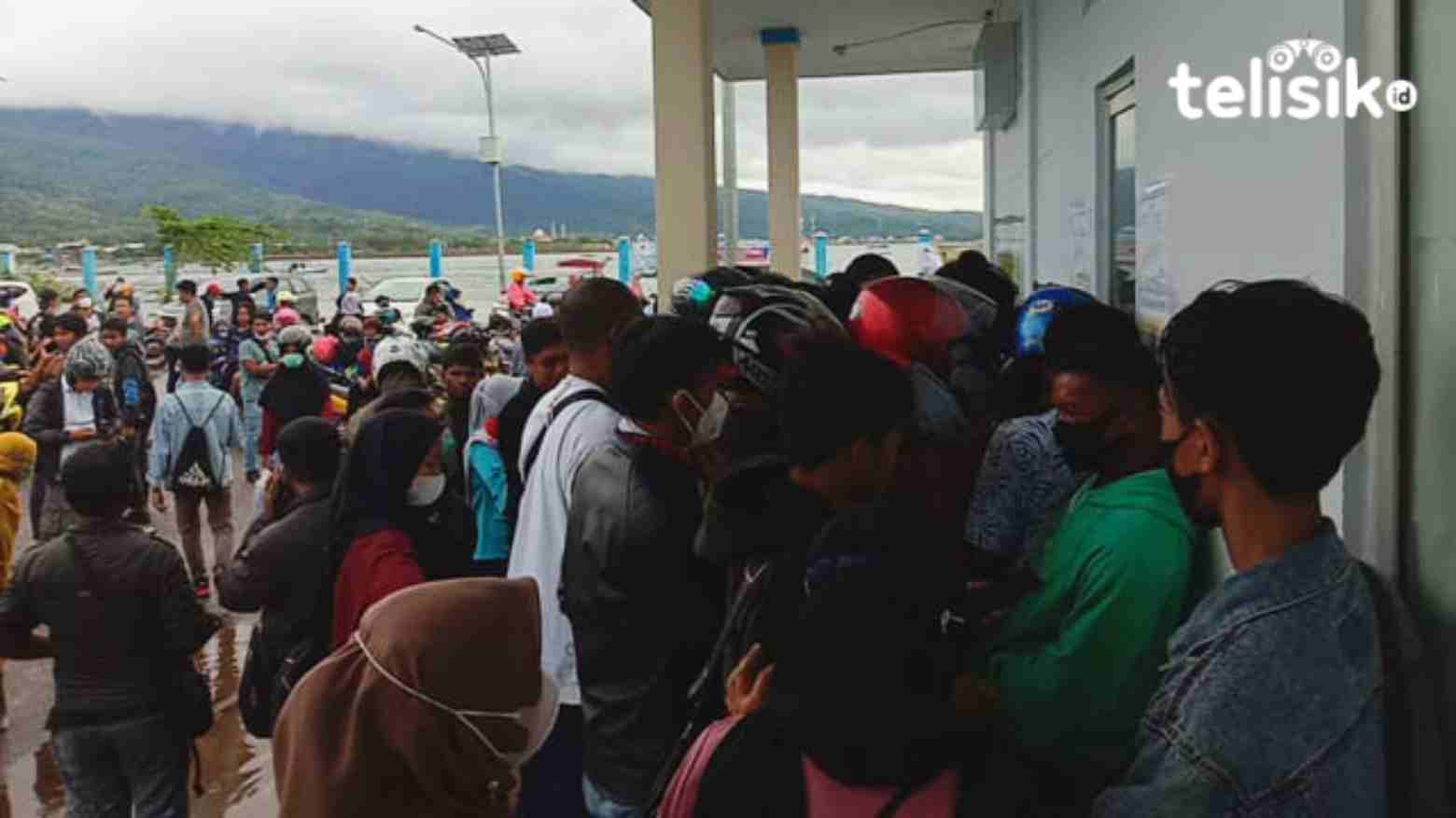 Calon Penumpang KMP Dharma Kencana I Abaikan Protokol Kesehatan