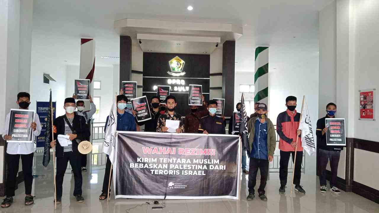 Datangi DPRD, Aliansi Mahasiswa Bersuara Serukan Solusi Palestina Jihad dan Khilafah