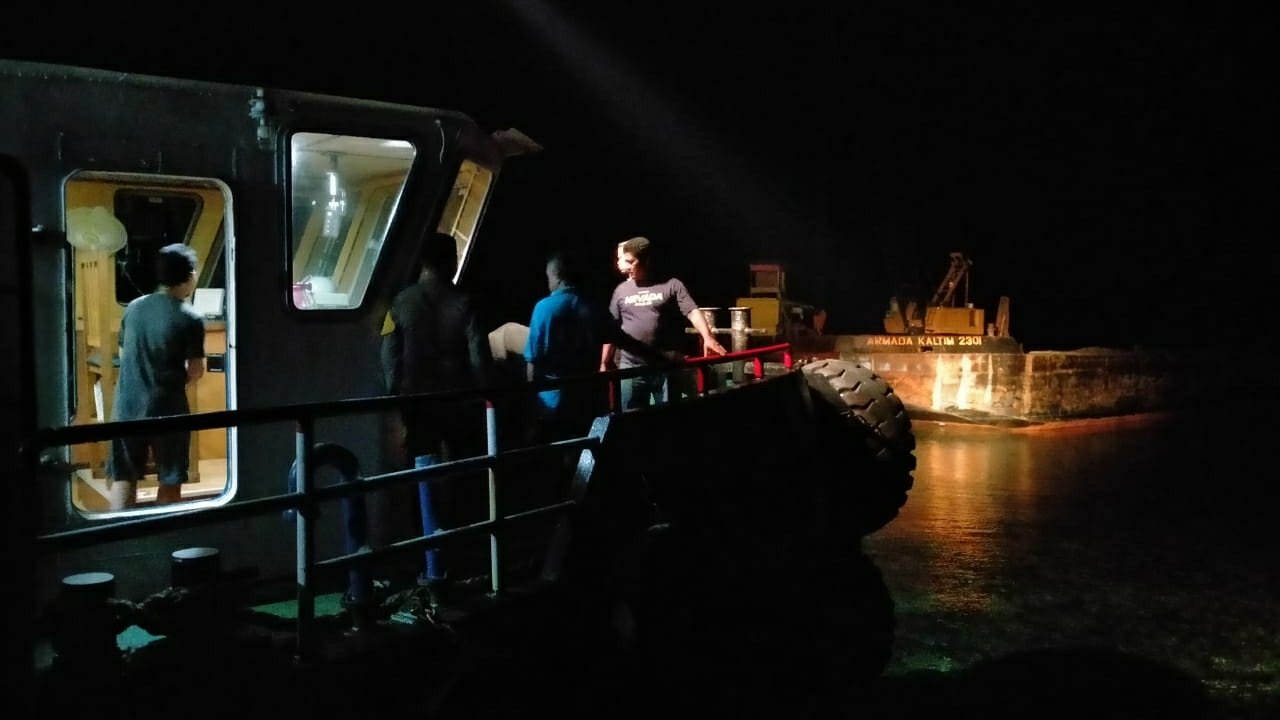 Kapal Tongkang Kandas di Spot Dive Wakatobi, Diduga Rusak Terumbu Karang