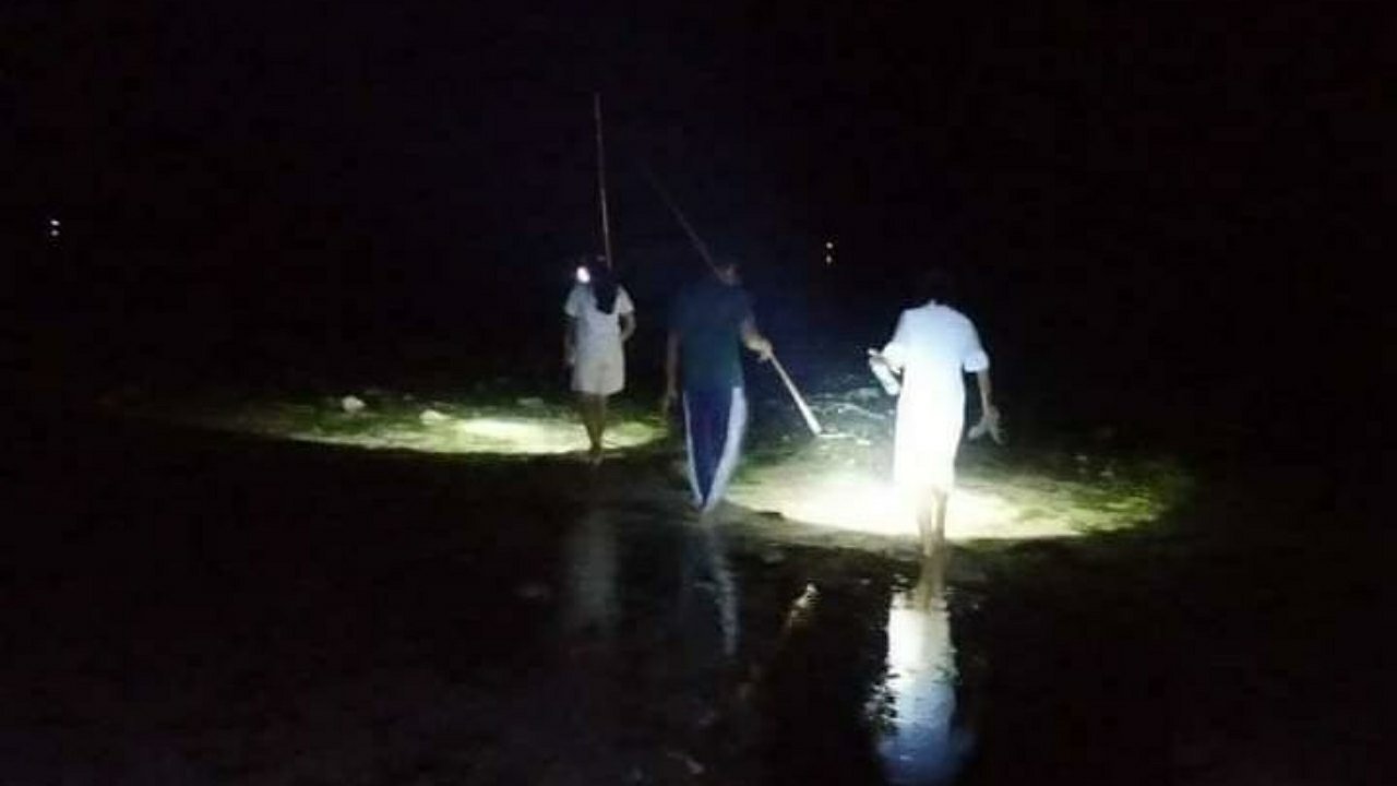 Kebiasaan Unik Masyarakat Wakatobi Menyuluh Ikan Malam Hari