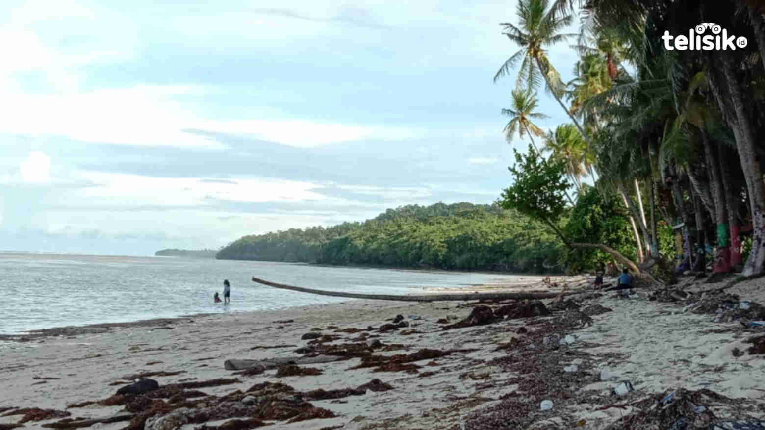 Pantai Membuku di Musim Timur Dipenuhi Sampah