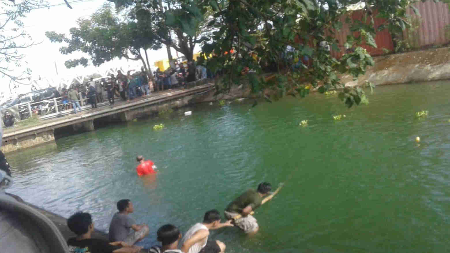 Pelajar Tewas Usai Berenang di Pintu Air