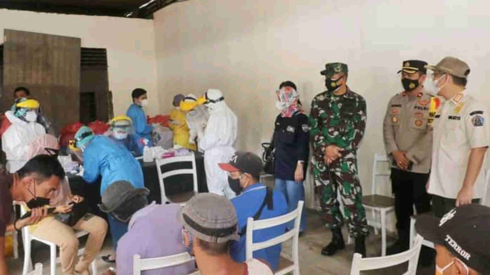 Pengunjung Membludak, Pedagang Pasar Mandonga Rapid Antigen