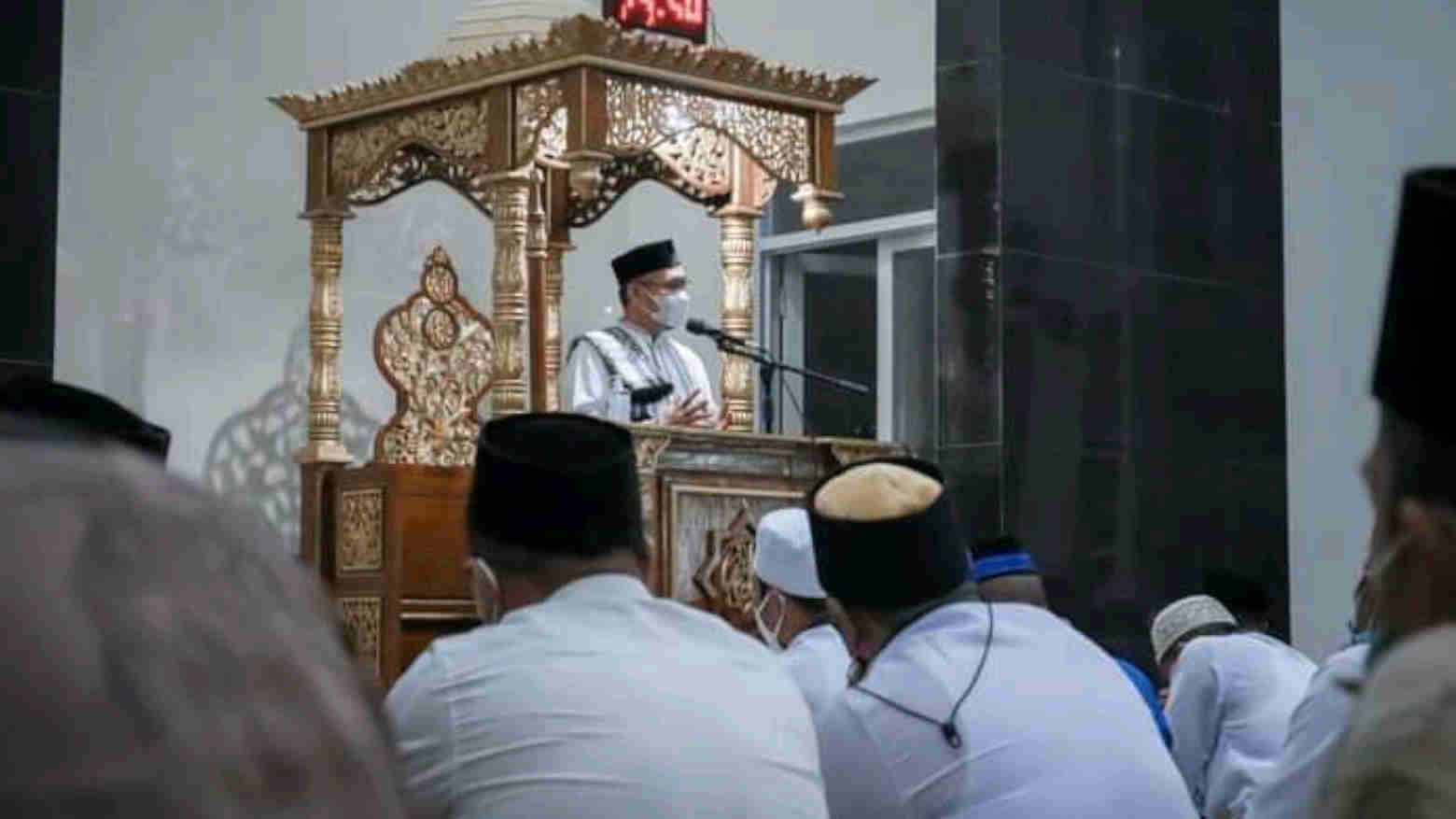 Salat Idul Fitri di Masjid Citraland, Wali Kota Kendari Jadi Khatib