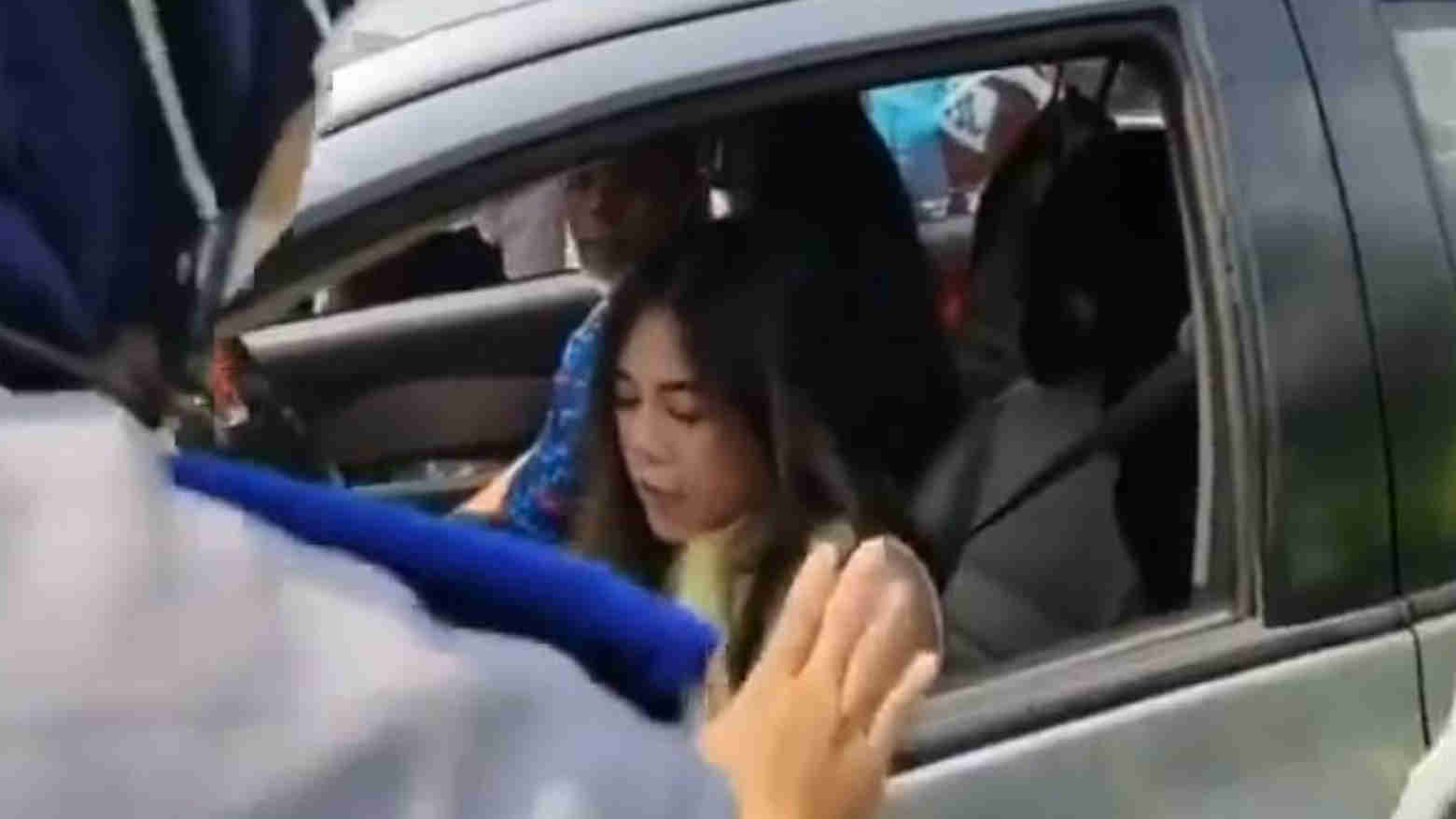 Viral: Hendak Berlibur, Seorang Wanita Ngamuk saat Dipaksa Putar Balik