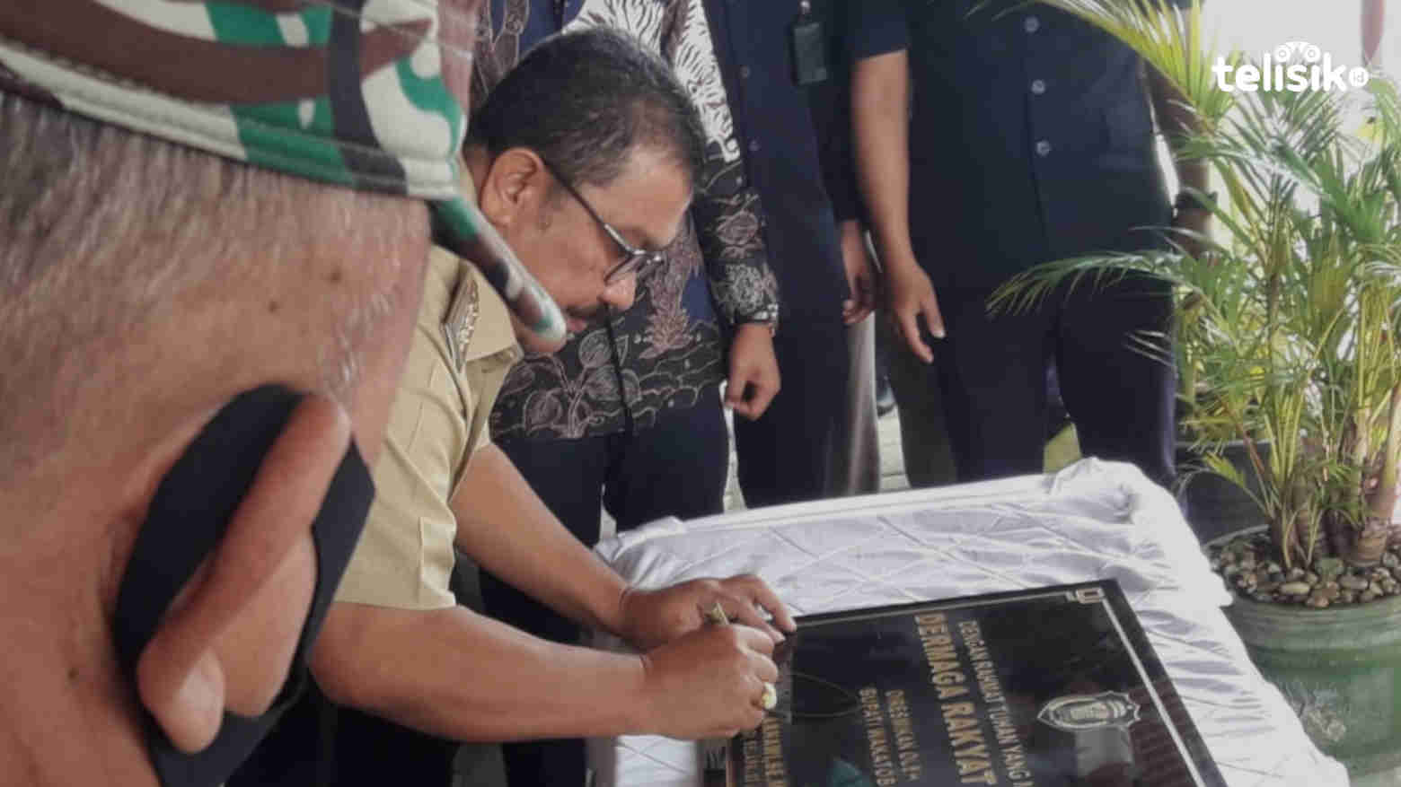 5 Hari Lagi Tak Menjabat Bupati Wakatobi, Arhawi Tetap Resmikan Dermaga Rakyat Wanci