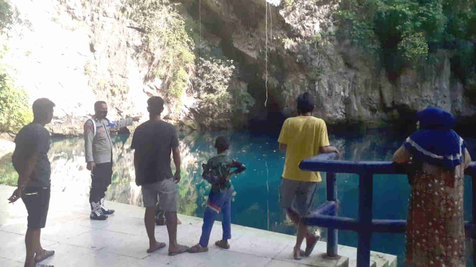 Diduga Kena Serangan Jantung, Pengunjung Objek Wisata Danau Biru Tewas Saat Berenang