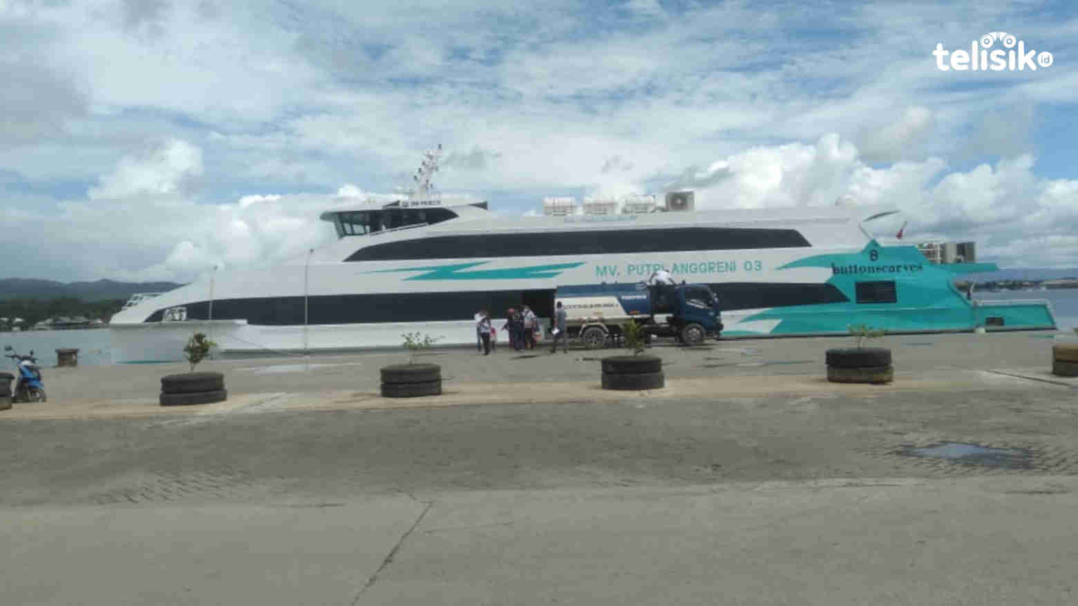 Kapal Cepat Puteri Anggareni 03 dari Raha Tertahan di Kendari