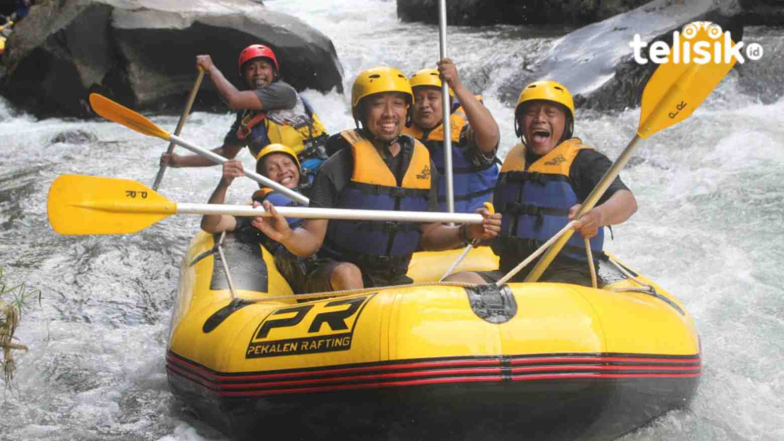 Menantang Uji Adrenalin, Wisata Arum Jeram Sungai Pekalen Probolinggo Banjir Pengunjung