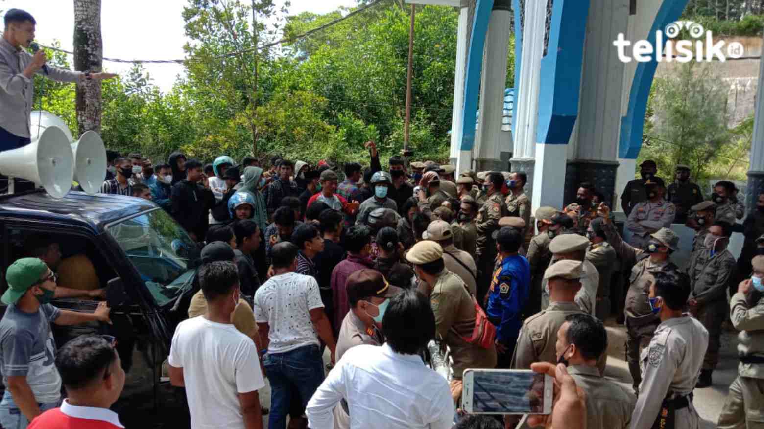 Nyaris Ricuh, Massa Demo Tolak Perusahaan Tambang Gunakan Jalan Umum