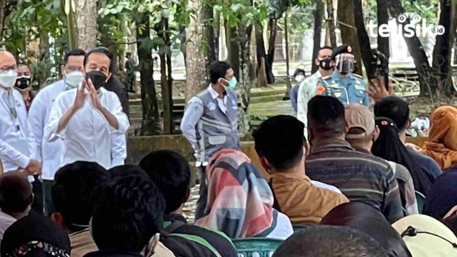 Presiden Jokowi Tinjau Vaksinasi Massal di Kantor Gubernur Sultra