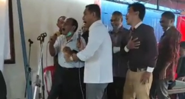 Tersebar Video Bupati Nabit Bernyanyi dan Goyang Tanpa Masker