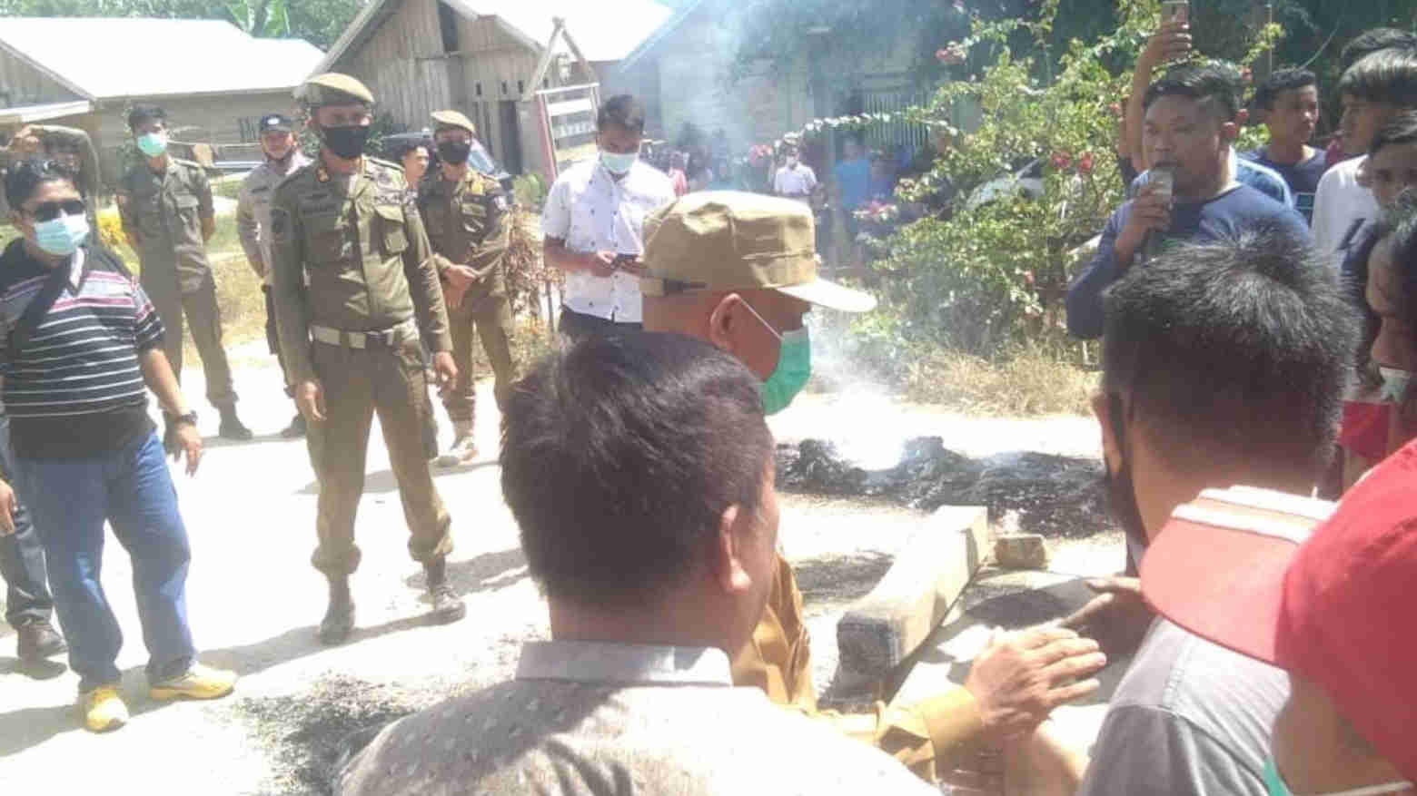 Tunaikan Janji, Wakil Bupati Konsel Sampaikan Tuntutan Jalan ke Gubernur dan DPRD Sultra