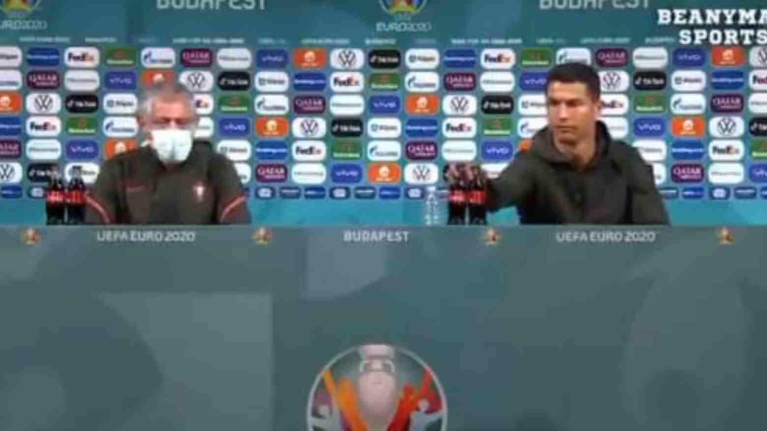 Waduh! Gara-gara Botolnya Digeser Ronaldo, Saham Cocacola Turun Drastis