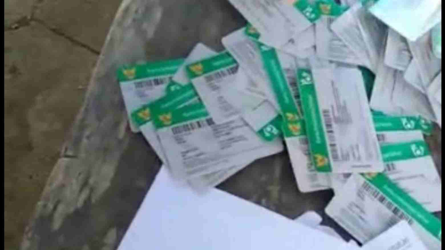 Warga Bulukumba Temukan Ratusan Kartu KIS di Tumpukan Sampah