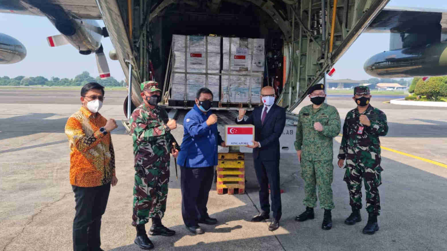 Bantu Indonesia, Singapura Kirim  200 Ventilator dan 256 Tabung Oksigen