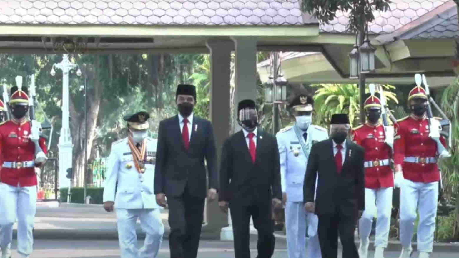 Di Tengah Penerapan PPKM Darurat, Jokowi Tetap Lantik Gubernur dan Wakil Gubernur Jambi