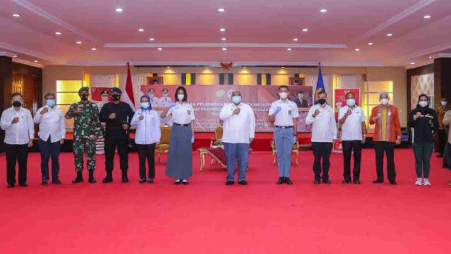 Gubernur Sultra Ali Mazi Lepas Dua Anggota Paskibraka Nasional