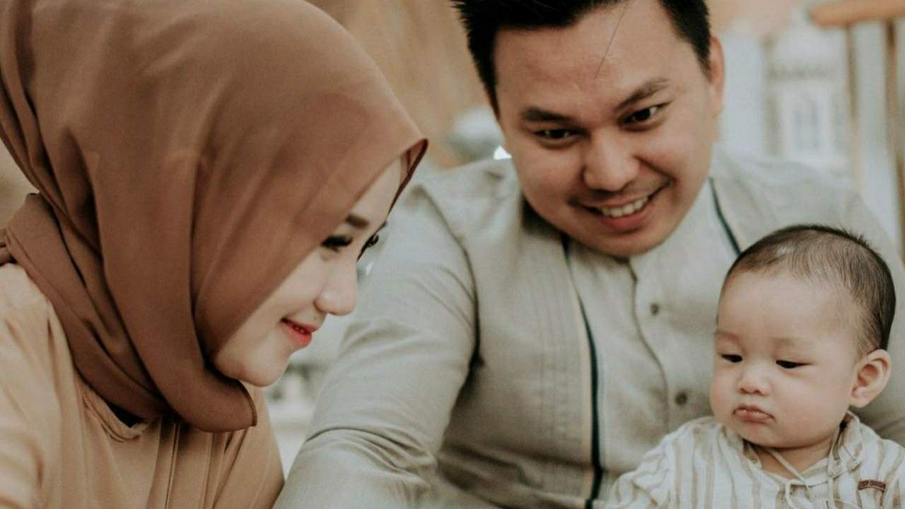 Jadi Mualaf, Pria Keturunan Tionghoa Ini Belajar Salat dan Puasa dari Sang Istri