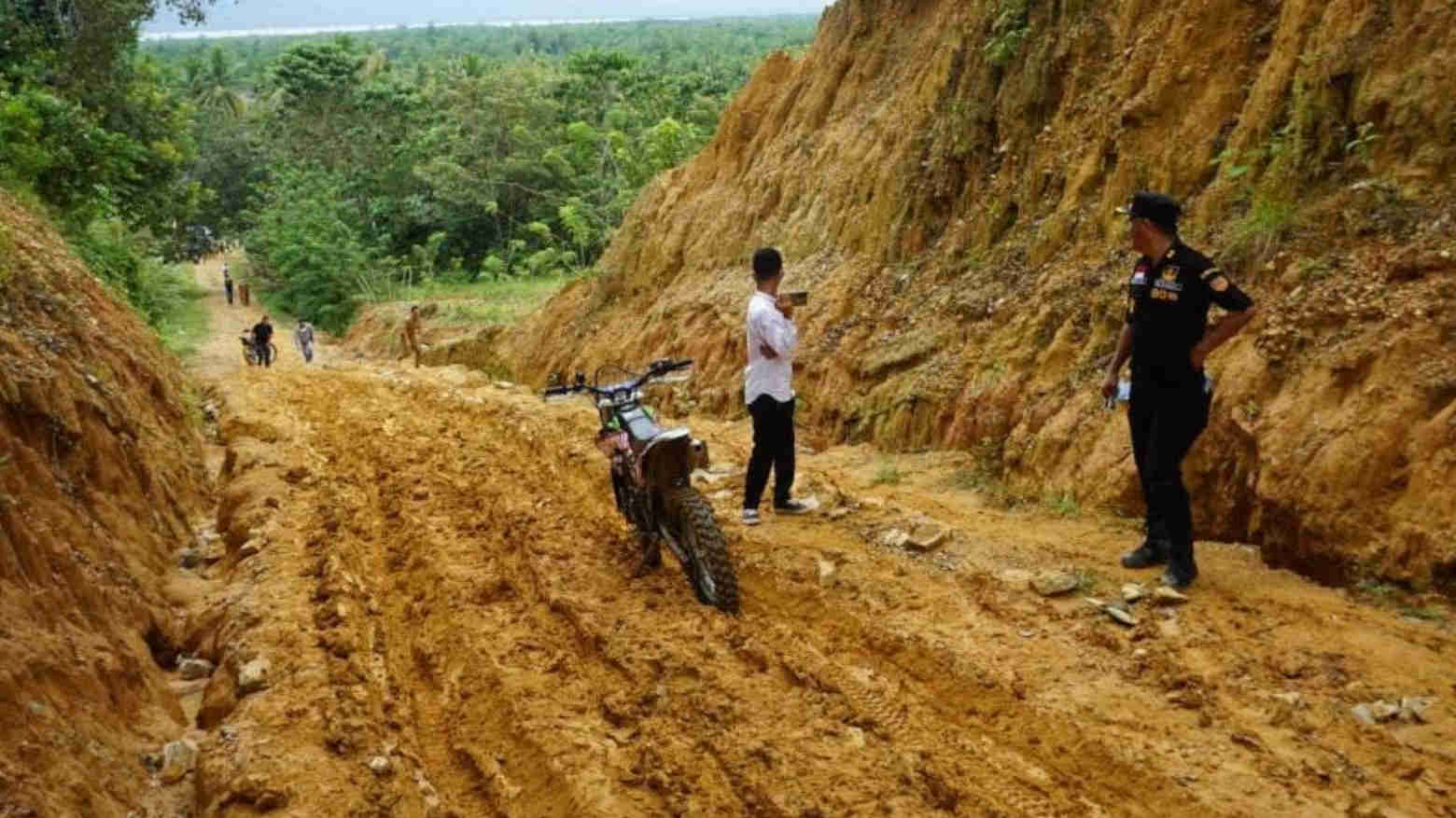 Jalan Rusak, Wakil Bupati Konsel Minta Bantuan Swasta
