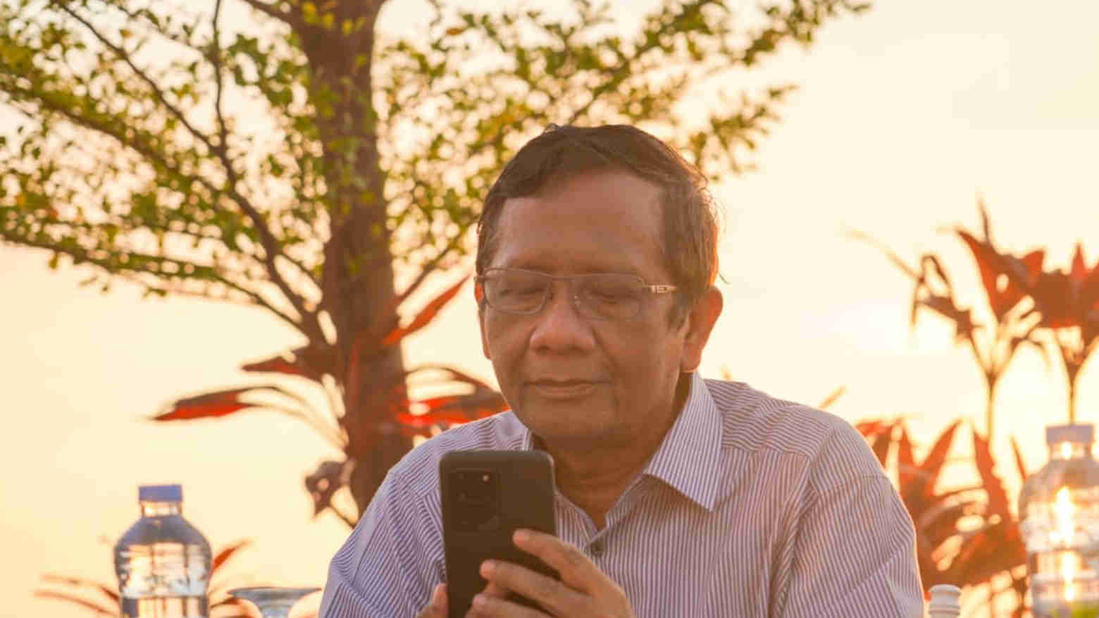 Mahfud MD Asyik Nonton Ikatan Cinta saat PPKM, Fadli Zon Beri Komentar Pedas