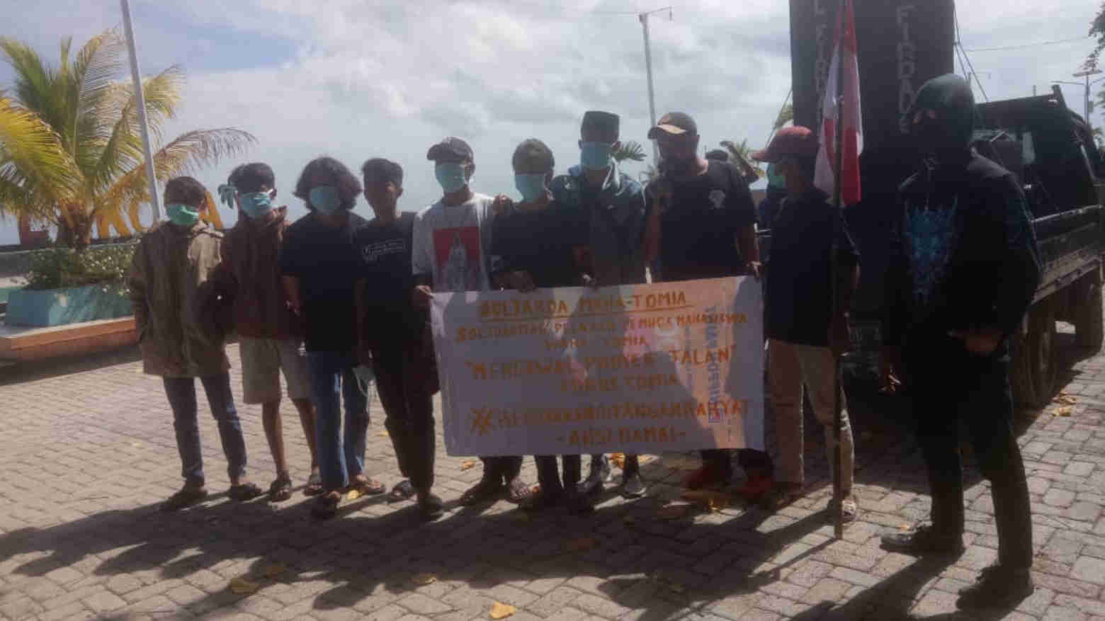 Pemuda Tomia Demo Pengemudi Truk Proyek Soal Kelalaian Kerja