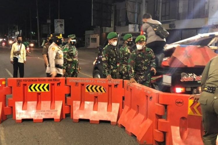 PPKM artinya adalah Pemberlakuan Pembatasan Kegiatan Masyarakat