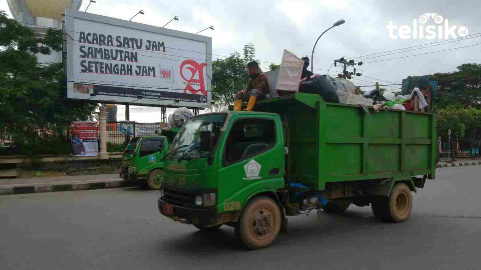 Sopir Armada Mengaku Volume Sampah Semakin Banyak Setahun Ini