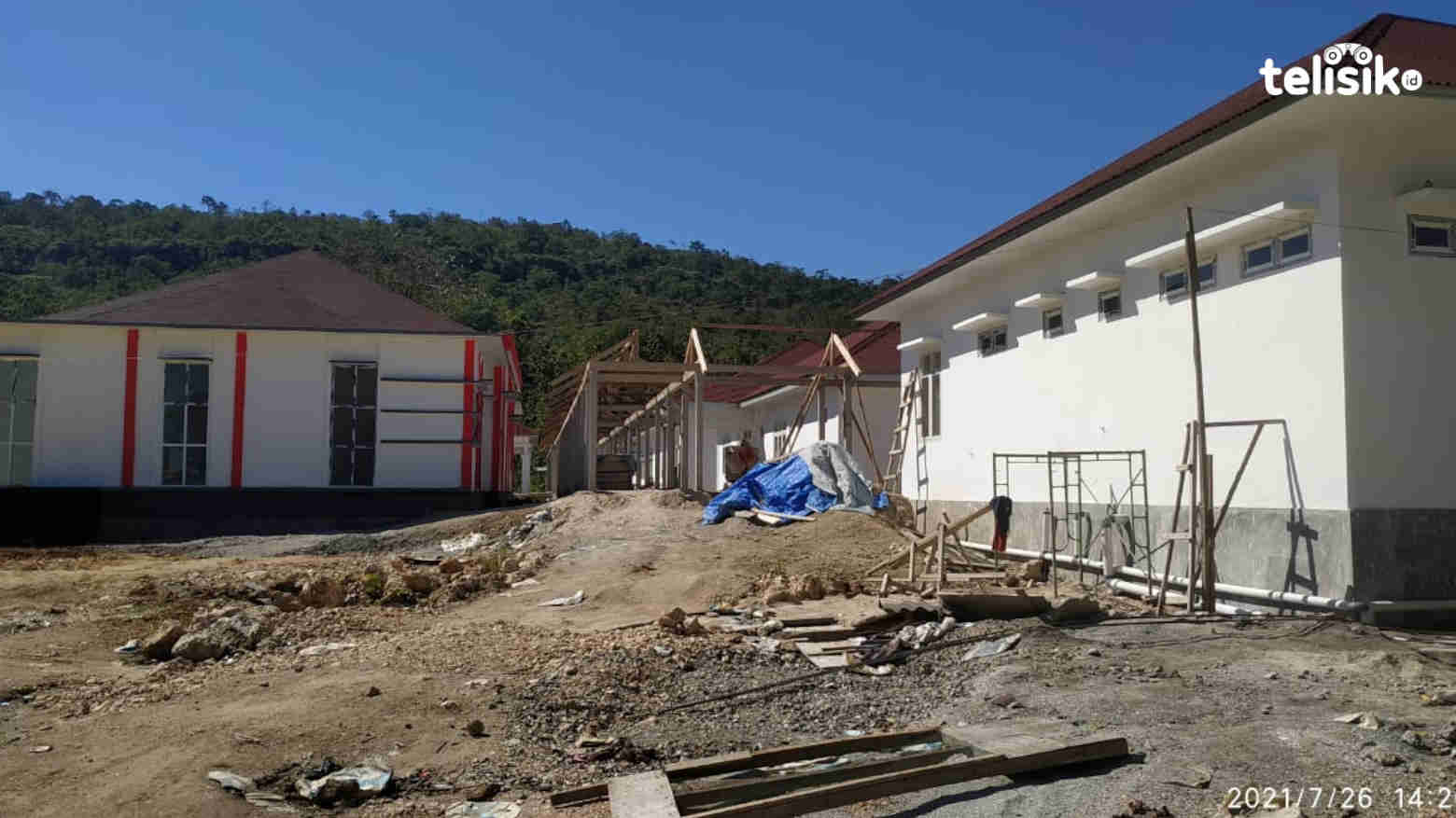 Tak Sesuai Spek, Proyek Pembangunan Selasar RSUD Busel Sempat Dibongkar