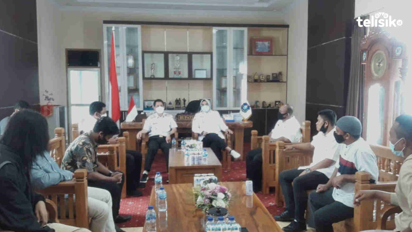 Tak Terima Dipecat Sepihak, Perangkat Desa Temui Bupati Wakatobi