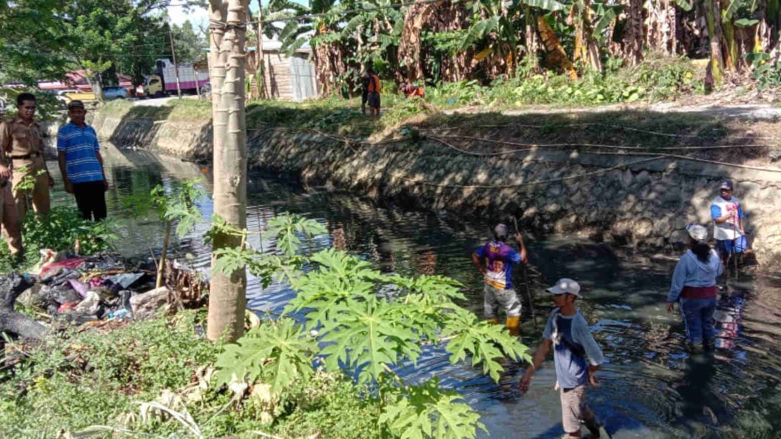 16 Petugas Disiapkan DLHK Kendari Bersihkan Kali