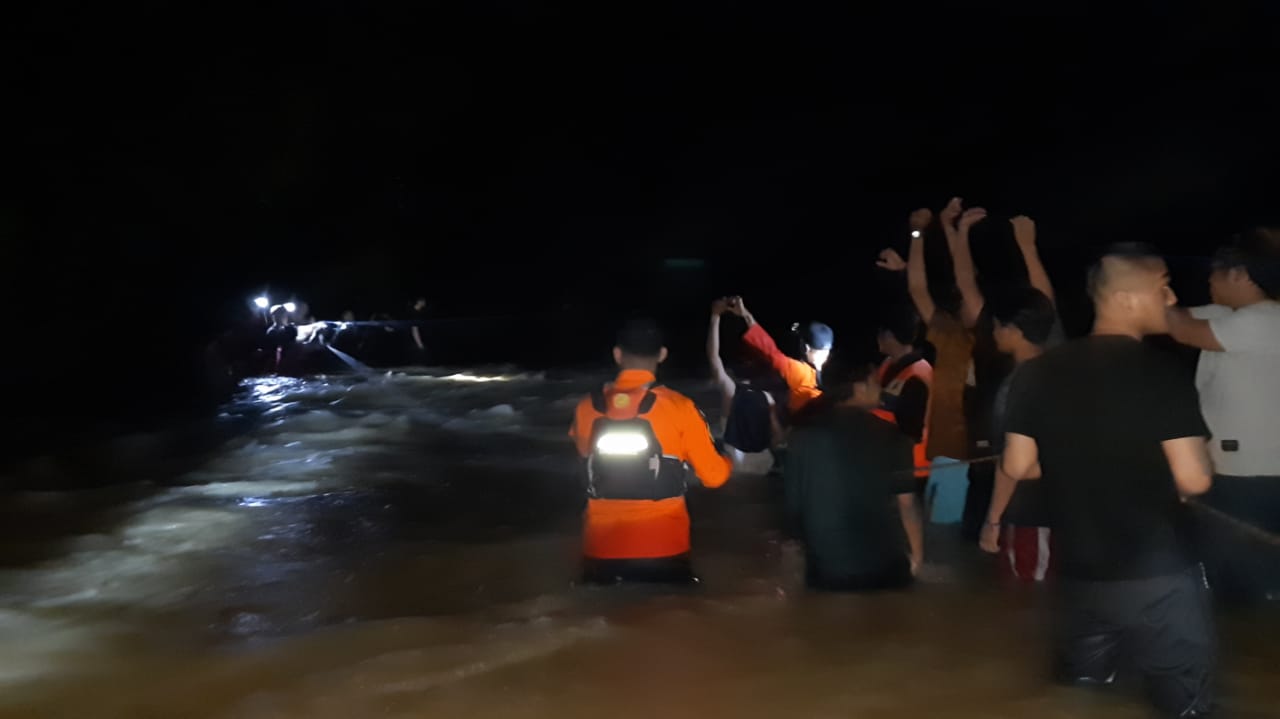 36 Mapala yang Terjebak di Gunung Amonggedo Ditemukan Selamat