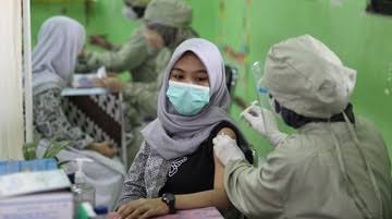  Awas, Jika dimintai Uang saat Vaksinasi COVID-19 Segera Melapor di Sini