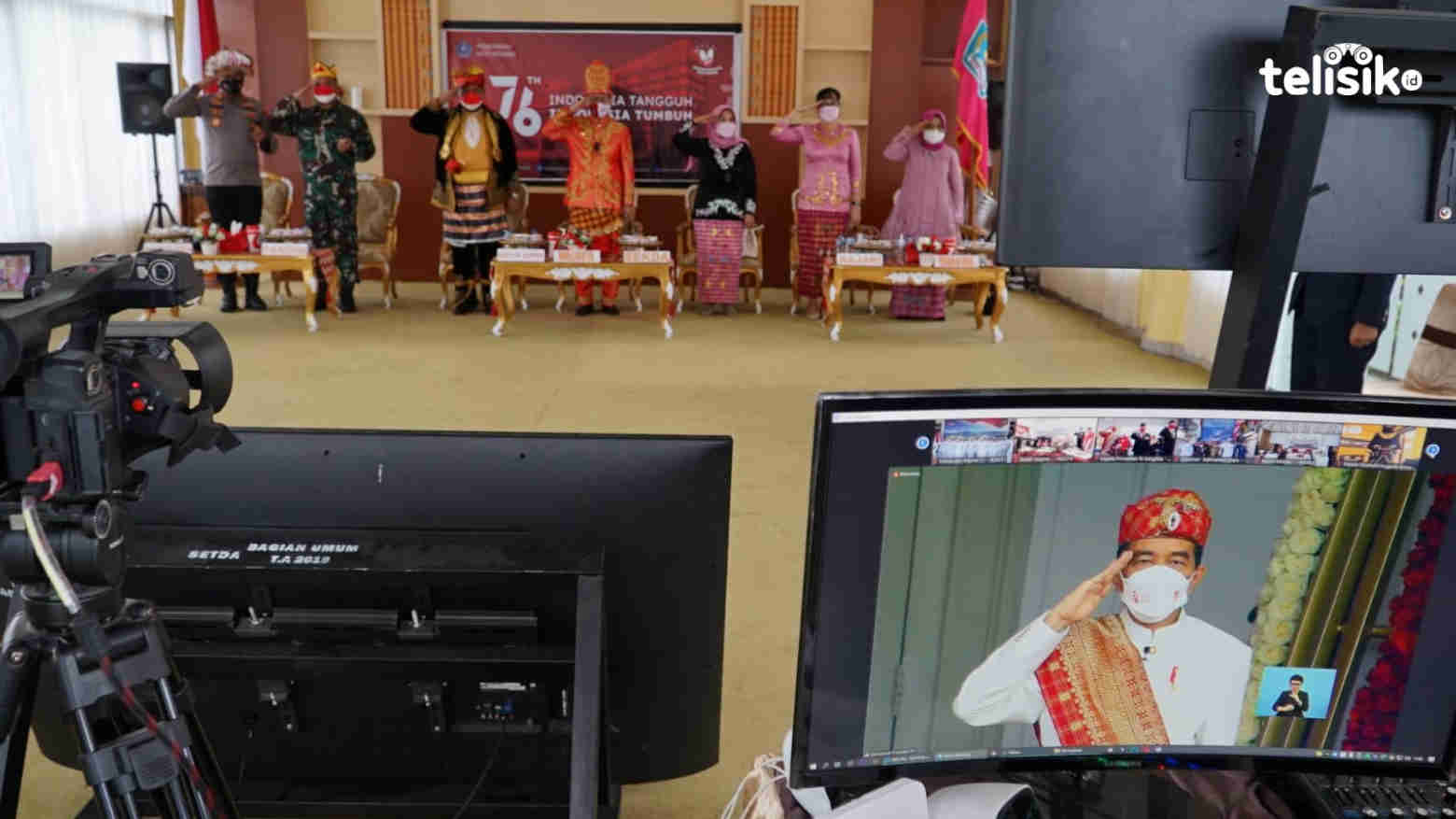 Berbalut Pakaian Adat Tolaki, Wali Kota Kendari Ikut Upacara Daring Bersama Presiden