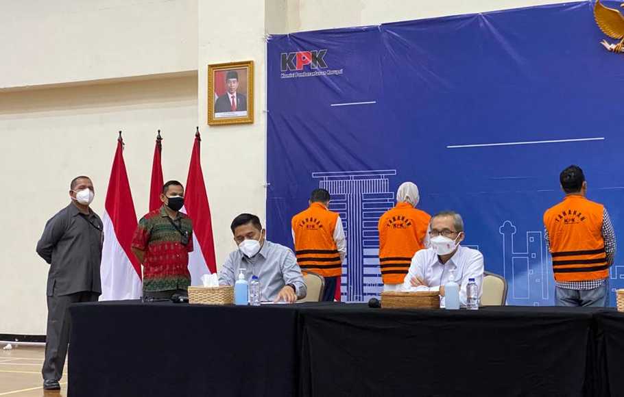 Bupati bersama Puluhan Pejabat di Probolinggo Ditetapkan Tersangka